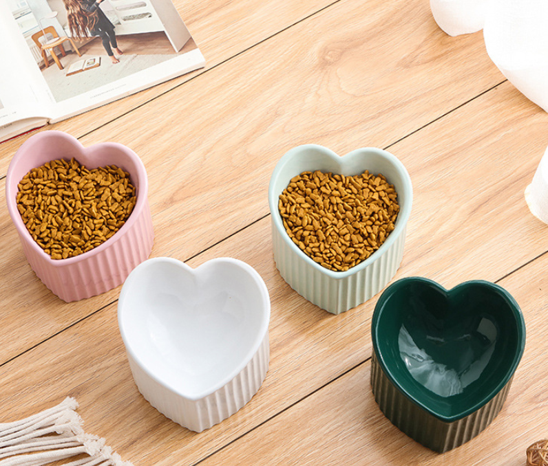 Ceramic Pet Bowl with Slanted Design for Cats